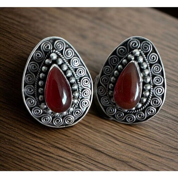 Vintage 925 Silver Balinese Earrings With Carnelian Stones - Picture 7 of 7